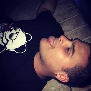 Meet your Posher, Dustin